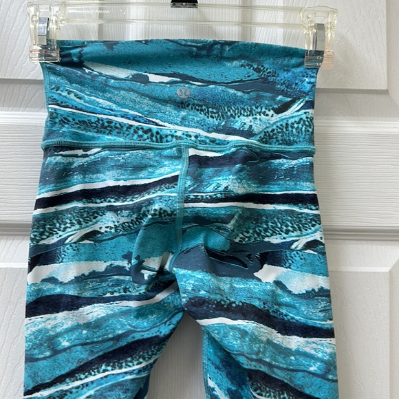 LIKE NEW! Lululemon Wunder Under Hi-Rise Tight - Picture 8 of 12